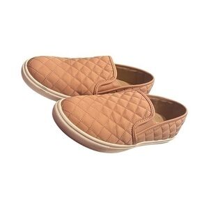 Steve Madden Women's Blush Quilted Slip On Casual Shoes Size 9-worn once